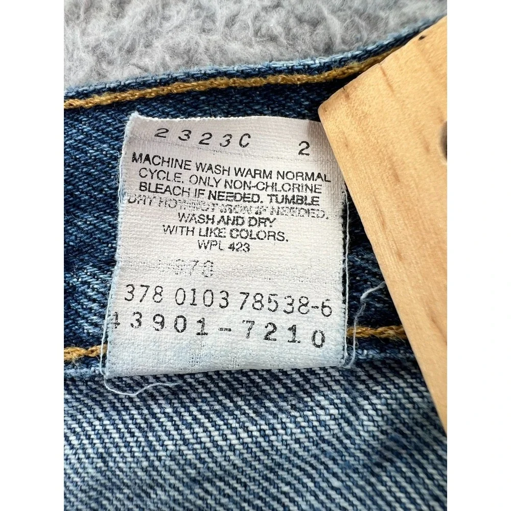 Vintage 90's Levi's Relaxed Straight Leg Jeans Men's Size 36x31 Blue‎ READ